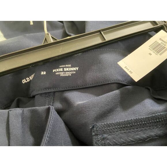 NWT Old Navy Pixie Pants, in Navy, size 22 - Picture 5 of 6